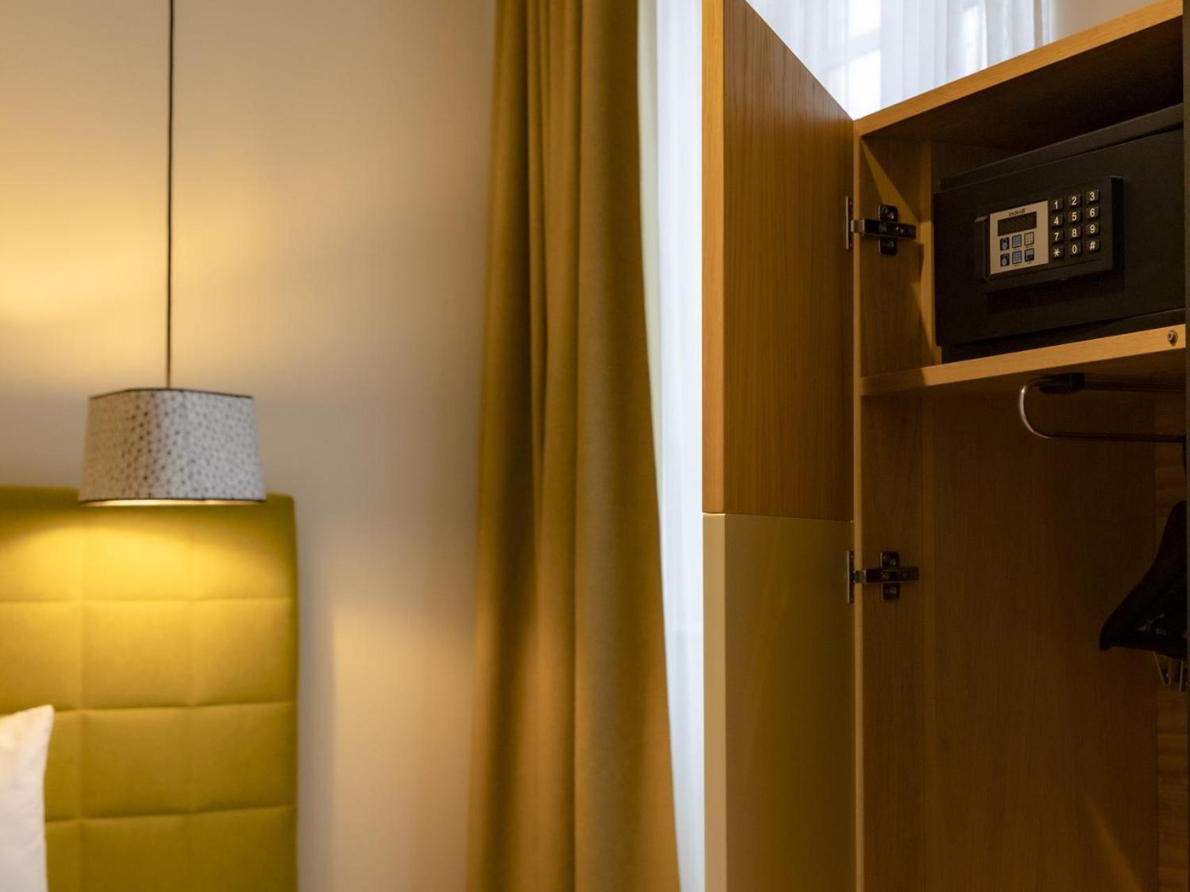 Hotel Ginkgo - Spa Biloba แก็งแปร์ ภายนอก รูปภาพ